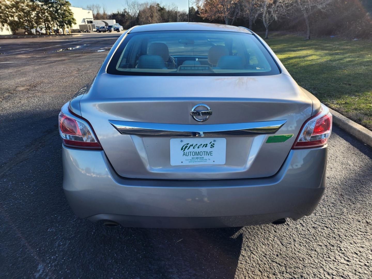 2013 Gold /BEIGE Nissan Altima 2.5 S (1N4AL3AP7DC) with an 2.5L L4 DOHC 16V engine, Automatic transmission, located at 1221 Madison St., Shelbyville, TN, 37160, (931) 680-9439, 0.000000, 0.000000 - Photo#2